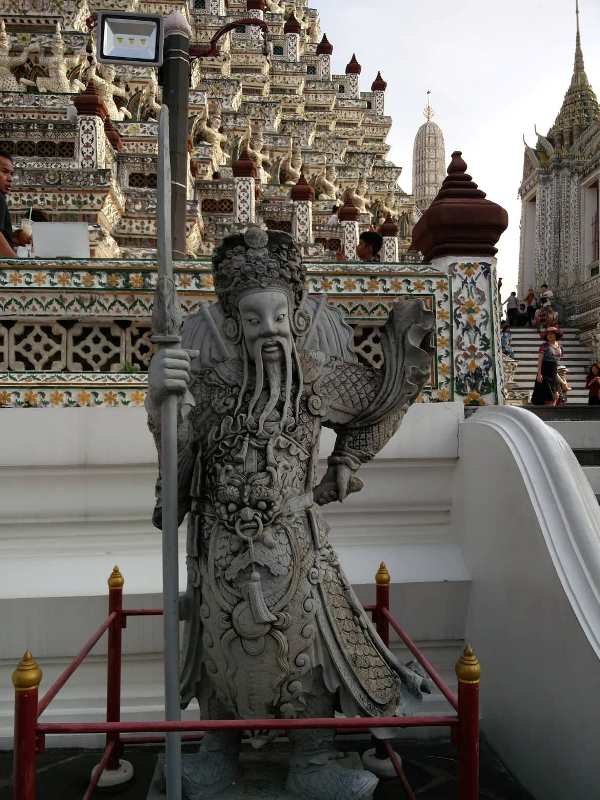 Wat Arun guardian